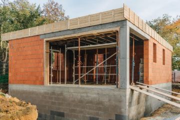 Kompletně podsklepená hrubá stavba